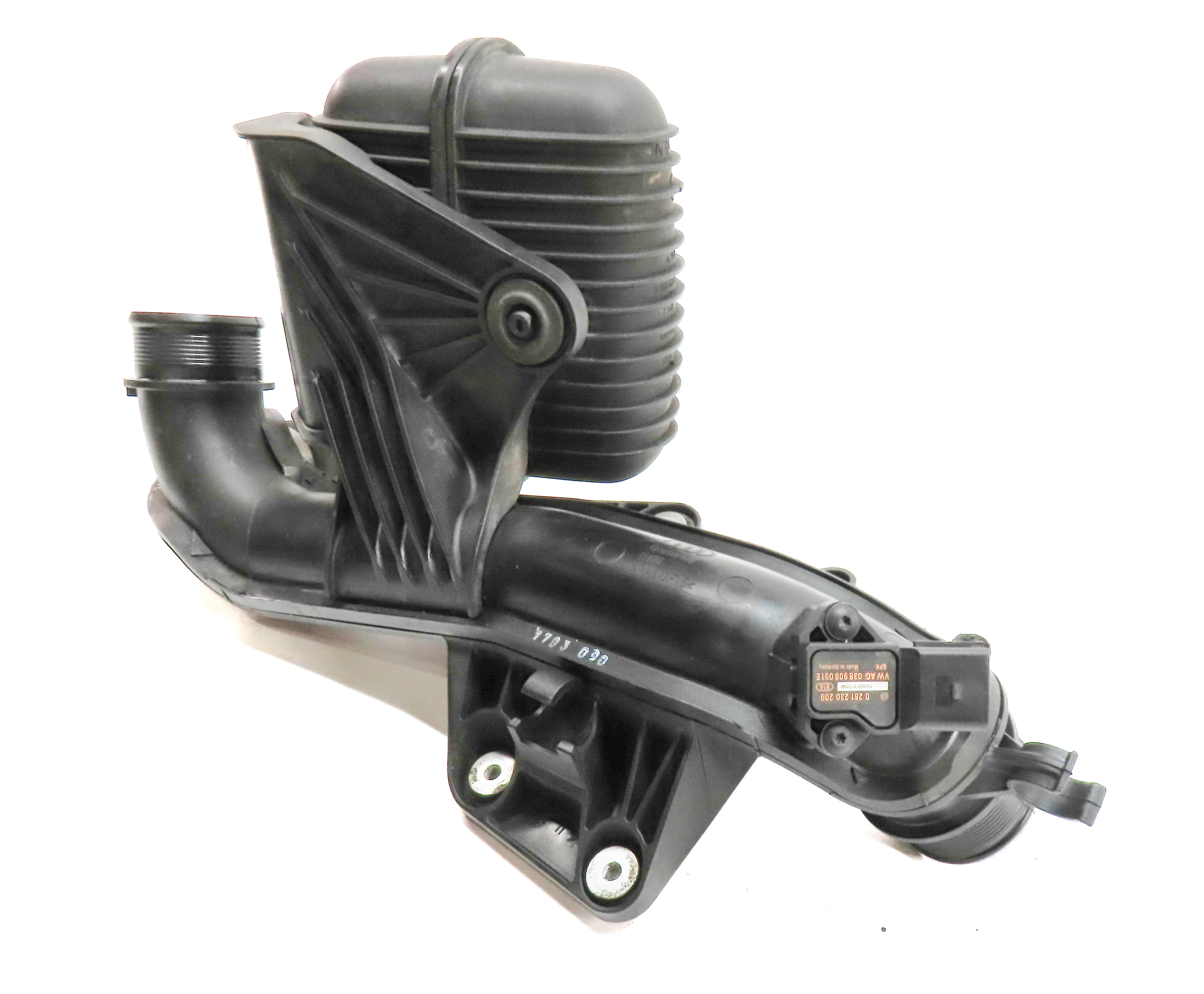 2015 AUDI Q5 (B8 8R) 2.0L (CPMB) ENGINE INTERCOOLER PIPE DUCT w/ DAMPENER — exact item pictured